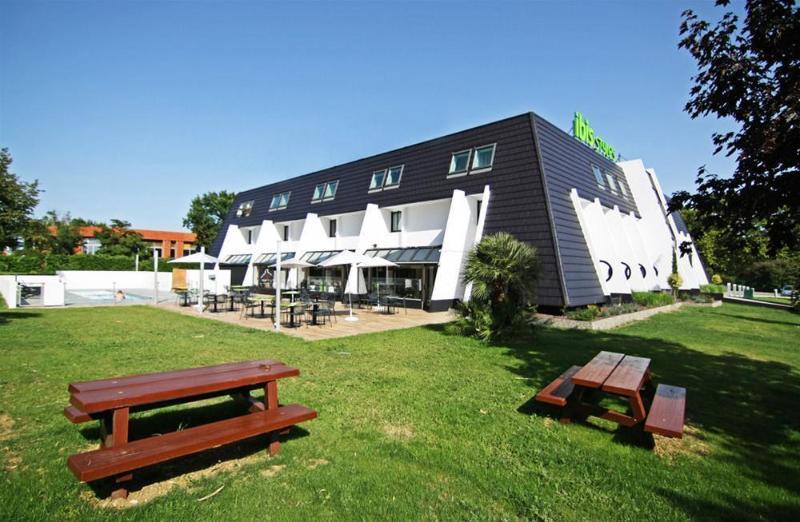 Hotel Ibis Styles Toulouse Labege Exterior foto